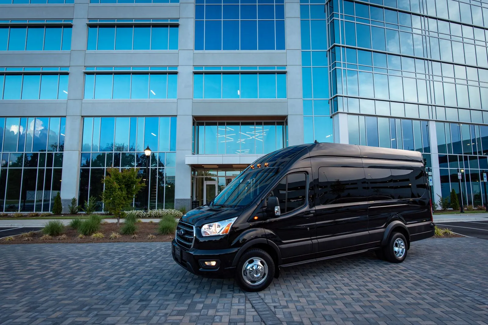 Extra long wheelbase commercial van